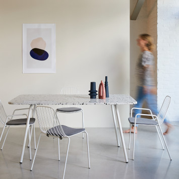 Elio - Table rectangulaire en terrazzo premium et métal white 4/6 pers.