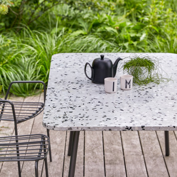 Elio - Table de jardin rectangulaire en terrazzo premium et métal grey 4/6 pers.