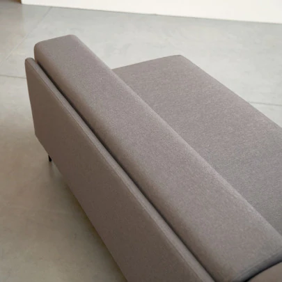 Finn - Canapé d'angle droit en tissu gris taupe 270 x 180 cm, 4 places