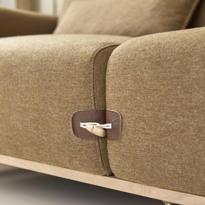 Duffle - Canapé d'angle droit en tissu marron et chêne 295 x 170 cm, 3 places